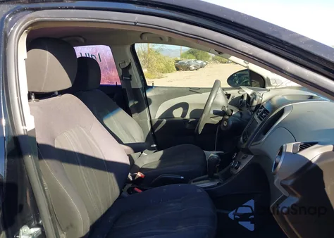 2014 Chevrolet Sonic Lt Auto z USA, uszkodzony, nr VIN 1G1JC5SG6E4129209